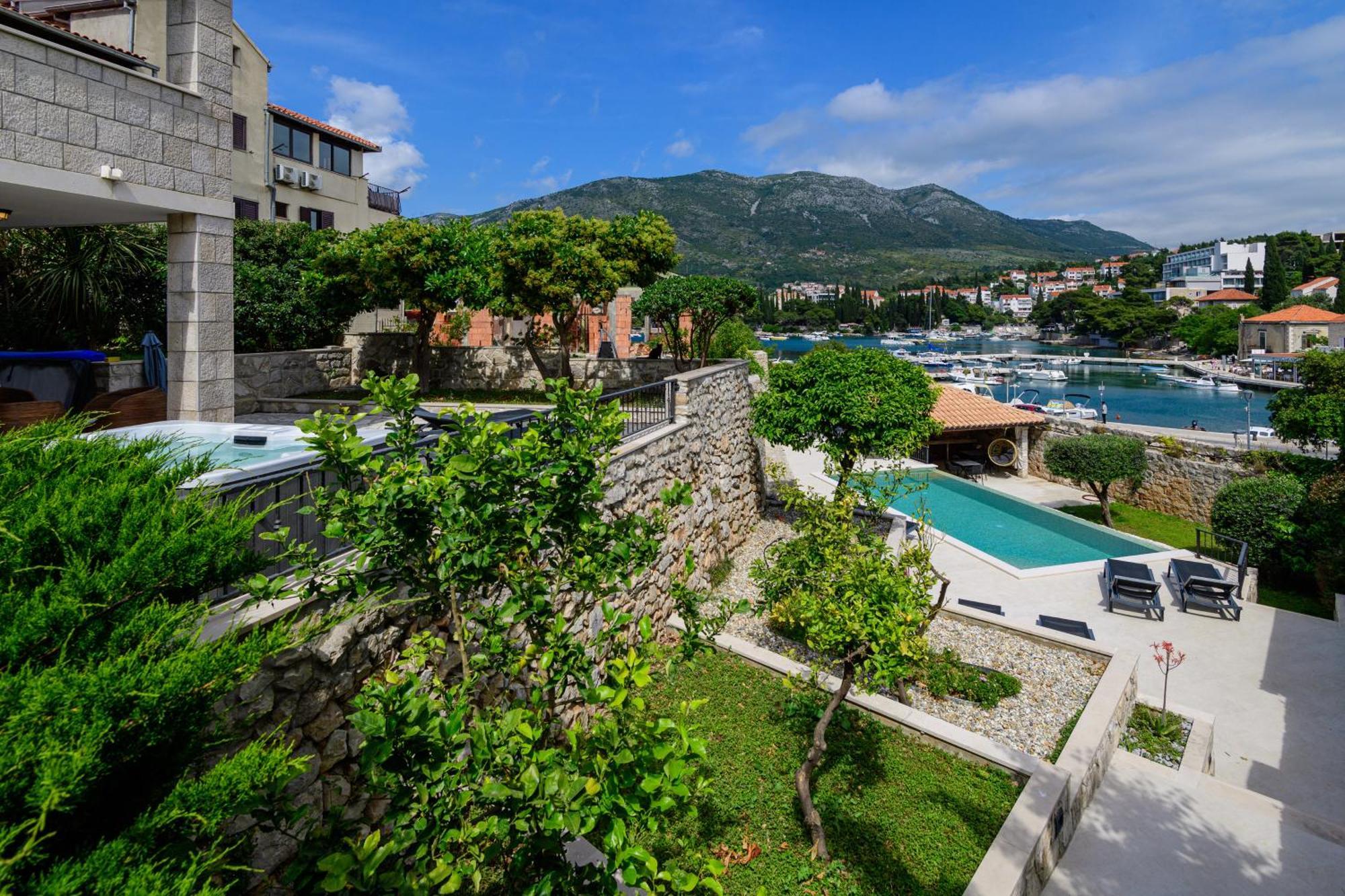 Apartments Kralj Ana Кавтат Екстериор снимка